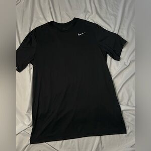 Men’s Nike Logo T-shirt Sz Large The Nike Tee Dri Fit